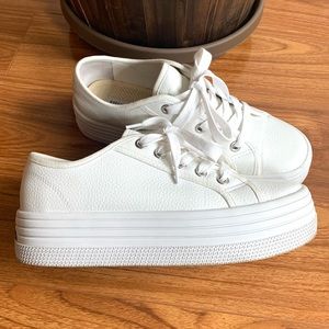Steve Madden ✧ Bobbi30 Flatform White Sneaker
